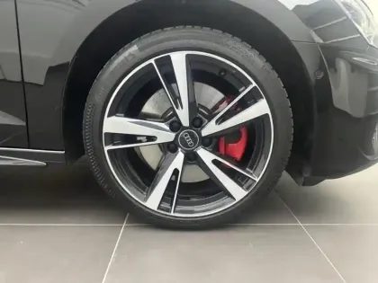 Photo 10 Audi A3  Sportback 45 TFSI e 245ch Competition S tronic 6