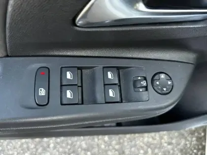 Photo 10 Opel Corsa  1.2 Turbo 130ch Ultimate BVA 2 PLACES