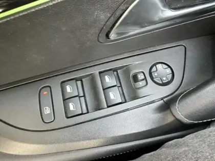 Photo 11 Peugeot 2008  1.2 PureTech 130ch S&S GT