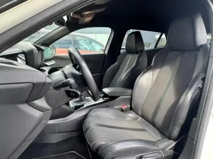 Photo 6 Peugeot 2008  1.2 PureTech 130ch S&S GT