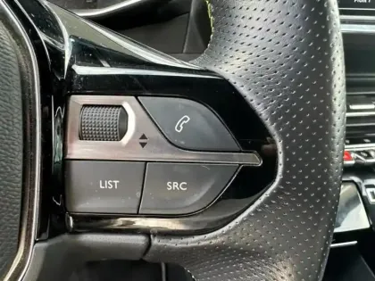 Photo 14 Peugeot 2008  1.2 PureTech 130ch S&S GT