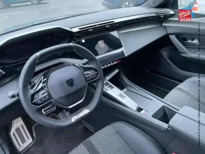 Photo 14 Peugeot 408  Hybrid 145ch GT e-DCS6