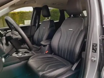 Photo 10 Ford Kuga  2.5 Duratec 190ch FHEV E85 Vignale BVA