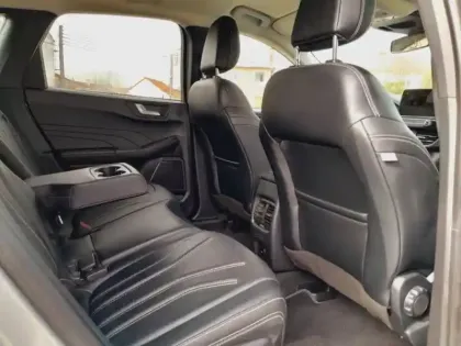 Photo 13 Ford Kuga  2.5 Duratec 190ch FHEV E85 Vignale BVA