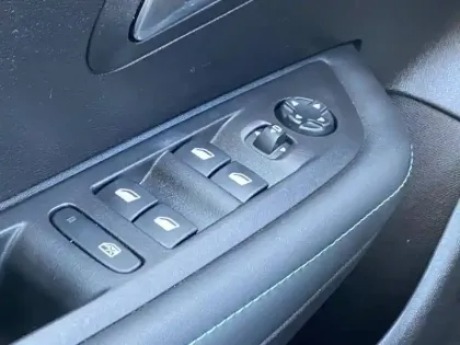 Photo 8 Peugeot 208  1.2 PureTech 100ch S&S Allure 118g