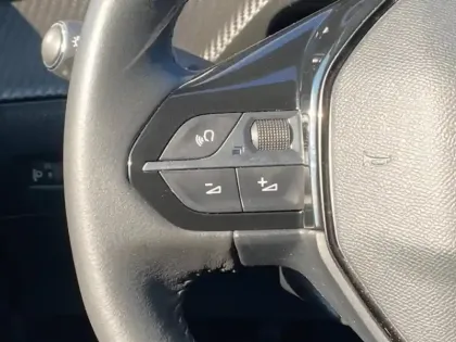 Photo 10 Peugeot 208  1.2 PureTech 100ch S&S Allure 118g