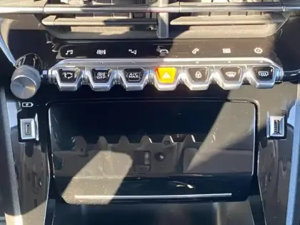 Photo 14 Peugeot 208  1.2 PureTech 100ch S&S Allure 118g