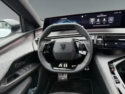 Photo 10 Peugeot 5008  Hybrid 145ch GT e-DCS6