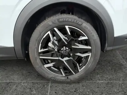 Photo 12 Peugeot 5008  Hybrid 145ch GT e-DCS6