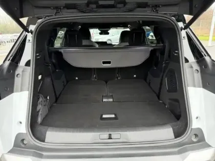 Photo 14 Peugeot 5008  Hybrid 145ch GT e-DCS6