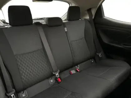 Photo 10 Toyota Yaris  116h Design 5p MC24