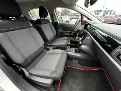 Photo 9 Citroën C3  1.2 PureTech 83ch S&S Shine