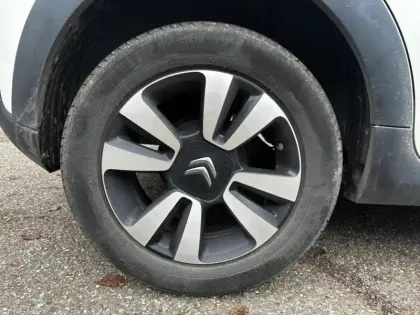 Photo 6 Citroën C3  1.2 PureTech 83ch S&S Shine