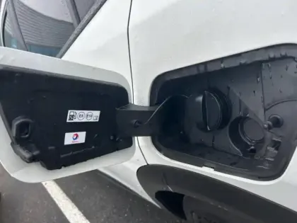 Photo 7 Peugeot 2008  1.2 PureTech 130ch S&S Style EAT8