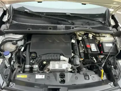 Photo 10 Peugeot 2008  1.2 PureTech 130ch S&S Style EAT8