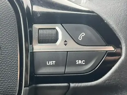 Photo 12 Peugeot 208  1.5 BlueHDi 100ch S&S Active