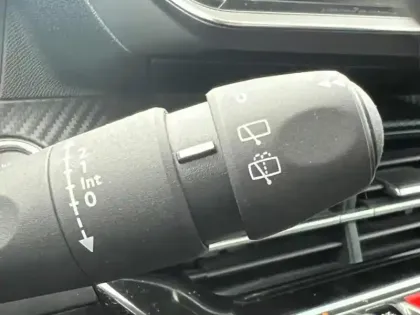 Photo 14 Peugeot 208  1.5 BlueHDi 100ch S&S Active