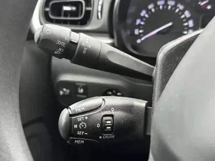 Photo 13 Citroën C3  1.2 PureTech 83ch S&S YOU!