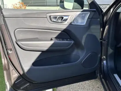 Photo 26 Volvo Xc60  T6 AWD Hybride rechargeable 253 ch+145 ch Geartronic 8