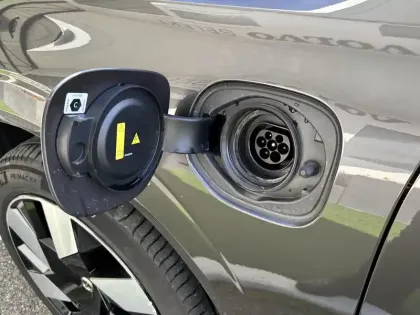 Photo 16 Volvo Xc60  T6 AWD Hybride rechargeable 253 ch+145 ch Geartronic 8