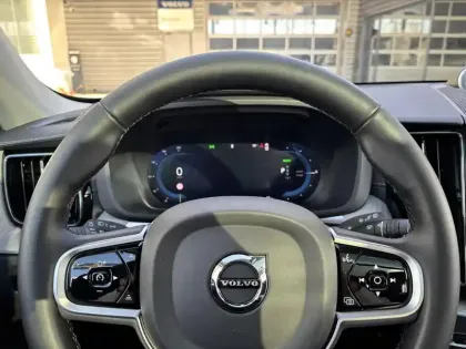 Photo 21 Volvo Xc60  T6 AWD Hybride rechargeable 253 ch+145 ch Geartronic 8