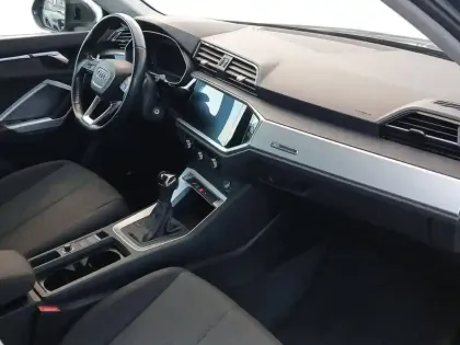 Photo 8 Audi Q3  35 TFSI 150 ch S tronic 7