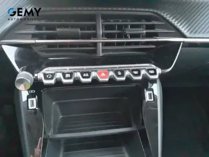 Photo 21 Peugeot 208  PureTech 75 S&S BVM5