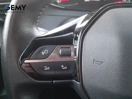 Photo 16 Peugeot 208  PureTech 75 S&S BVM5