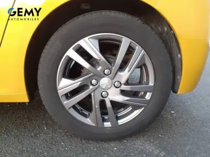 Photo 10 Peugeot 208  PureTech 75 S&S BVM5