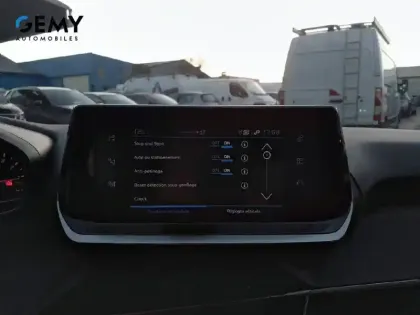 Photo 23 Peugeot 208  PureTech 75 S&S BVM5