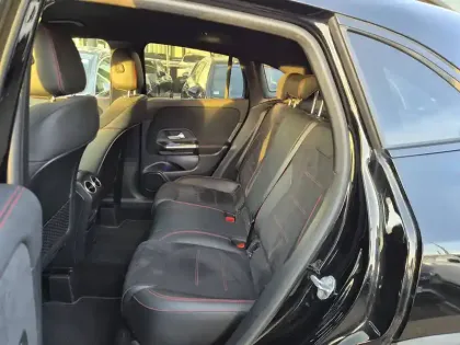 Photo 9 Mercedes GLA  200 d 8G-DCT