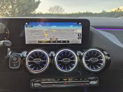 Photo 18 Mercedes GLA  200 d 8G-DCT