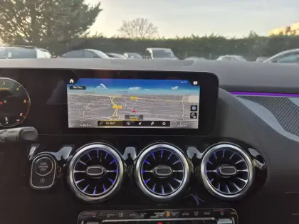 Photo 17 Mercedes GLA  200 d 8G-DCT