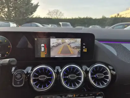 Photo 20 Mercedes GLA  200 d 8G-DCT