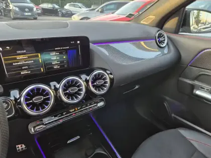 Photo 21 Mercedes GLA  200 d 8G-DCT