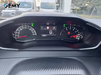 Photo 12 Peugeot 2008  PureTech 130 S&S EAT8