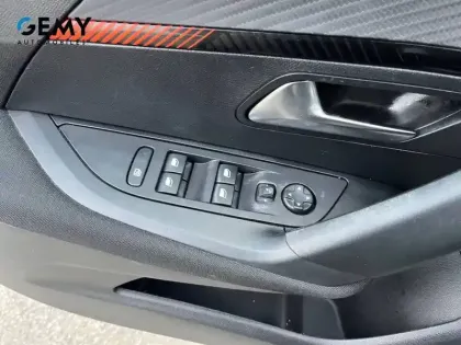 Photo 11 Peugeot 2008  PureTech 130 S&S EAT8