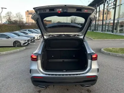 Photo 12 Mercedes GLA  200 d 8G-DCT