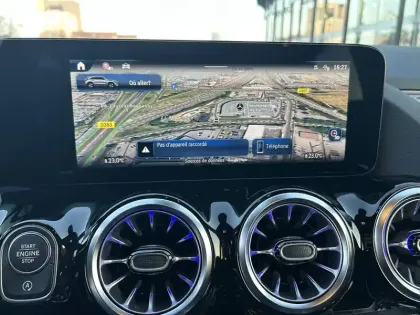 Photo 8 Mercedes GLA  200 d 8G-DCT