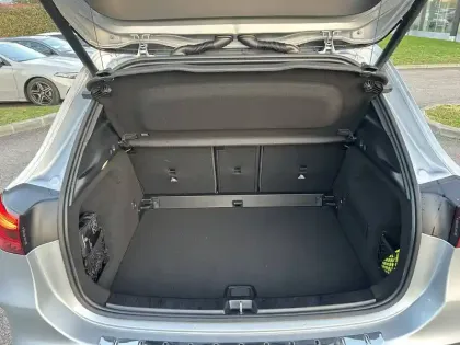 Photo 13 Mercedes GLA  200 d 8G-DCT