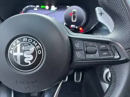 Photo 15 Alfa Romeo Tonale  1.3 Hybride Rechargeable PHEV 280ch AT6 e-Q4