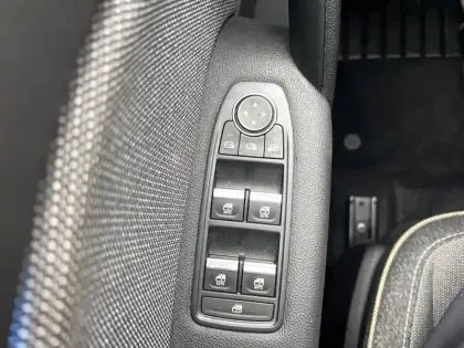 Photo 7 Renault Captur  E-Tech full hybrid 145 ch