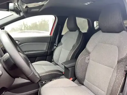 Photo 5 Renault Captur  E-Tech full hybrid 145 ch