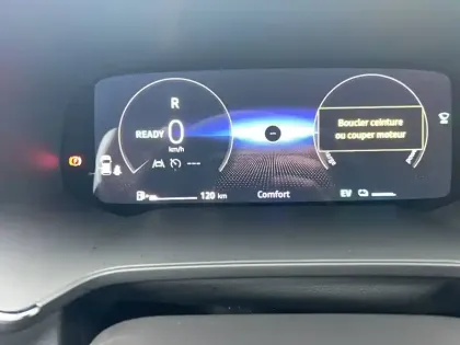 Photo 13 Renault Captur  E-Tech full hybrid 145 ch