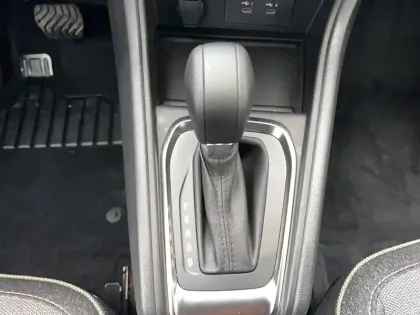 Photo 9 Renault Captur  E-Tech full hybrid 145 ch