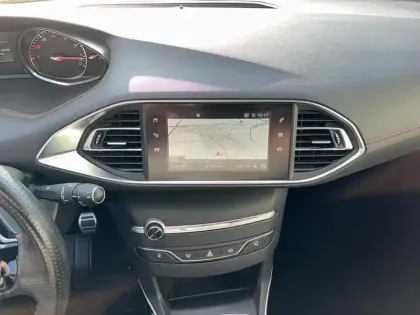 Photo 14 Peugeot 308  1.2 PureTech 130ch S&S BVM6 EU6