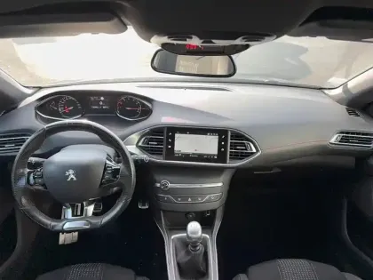 Photo 9 Peugeot 308  1.2 PureTech 130ch S&S BVM6 EU6