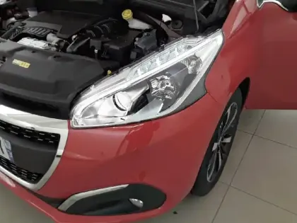 Photo 15 Peugeot 208  PureTech 110ch S&S BVM6