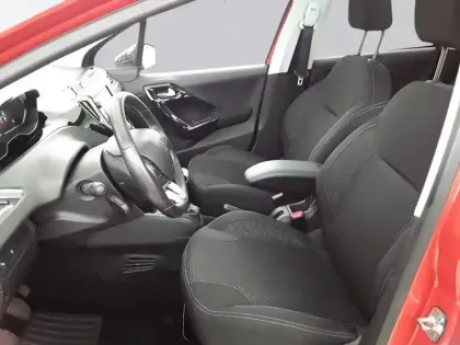 Photo 10 Peugeot 208  PureTech 110ch S&S BVM6