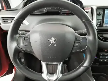 Photo 8 Peugeot 208  PureTech 110ch S&S BVM6